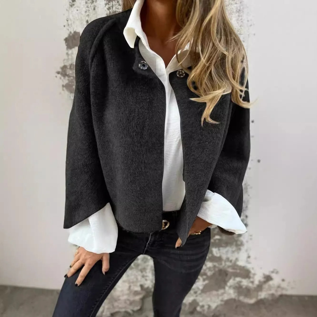 Elise | Wool coat with round neckline and long sleeves